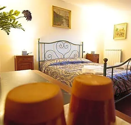 Bed and Breakfast Casale La Torretta 3*